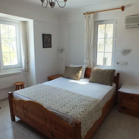 Nicholas Gate B 6 * أولدينيس