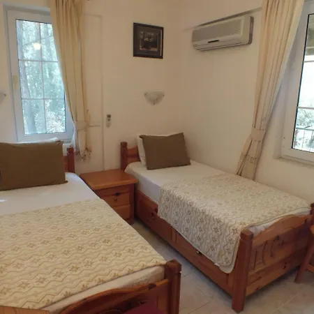 Hotel Nicholas Gate B 6 *