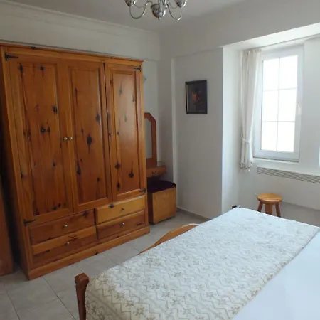 Hotel Nicholas Gate B 6 *